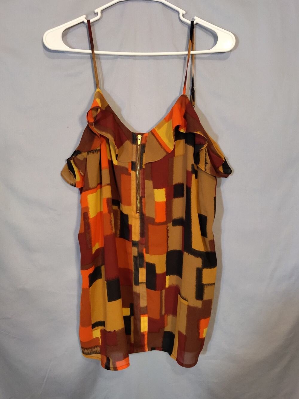 Halogen mod-inspired abstract geometric tank top
